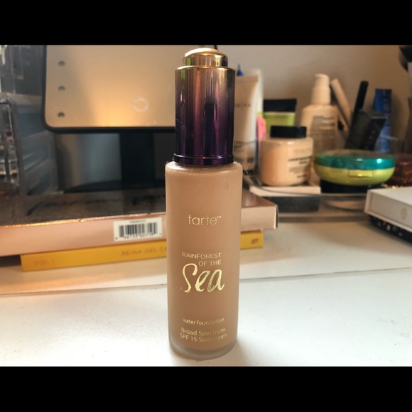 Tarte Rainforest of the Sea foundation - Picture 1 of 4